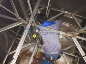 生活水箱清洗，半年清洗一次并消毒殺菌一次